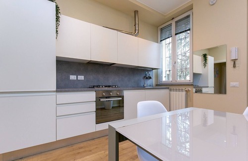 Saronno Apartment | Suite Roma 53 - Two-room apartment in downtown Saronno within walking distance of the station
