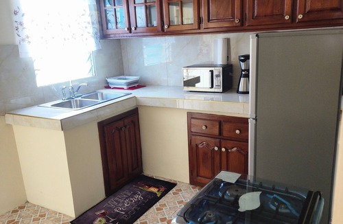 Santa Cruz Apartment | Summaz Oasis- Cozy 2-bedroom apartment with WiFi, AC in charming Santa Cruz