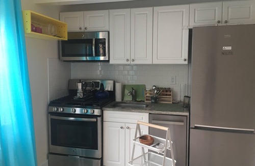 Brighton Beach Apartment | Summer escape in Brighton Beach!