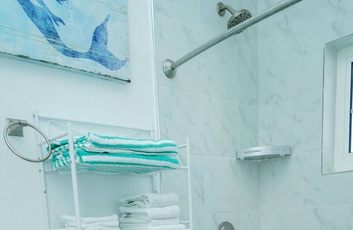 Spanish Wells Apartment | Summer Special Harbourside Apt with Free Golf Cart