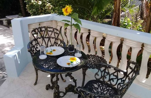 Tryall Apartment | Sunflower Escape ✔AC ✔Wifi ✔Free beach ✔Car$ ✔Parking