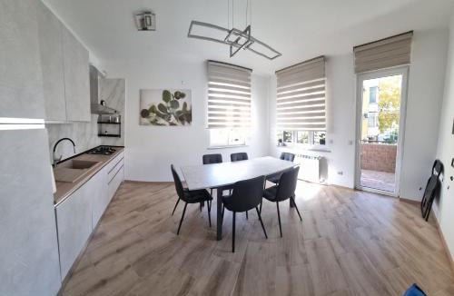 Monfalcone Apartment | Sunny CentralApartment -3 bedrooms ,Private Parking