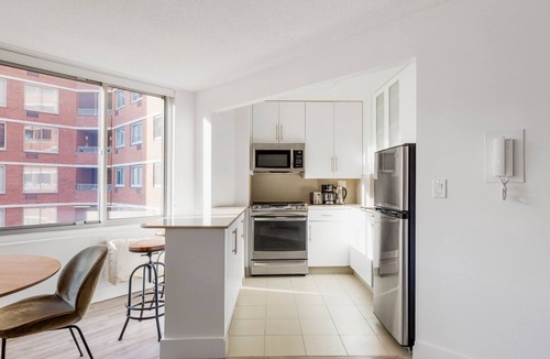 Kips Bay Apartment | Sunny Kips Bay 1BR w/Gym & Doorman, nr Murray Hill, by Blueground