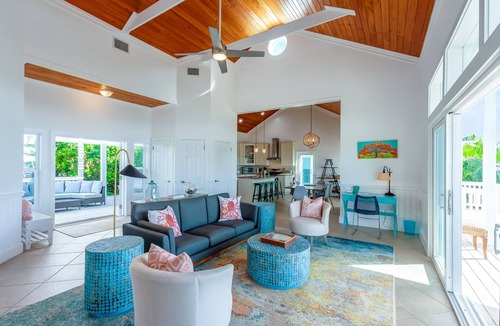 Hope Town House | Sunsation - Luxurious Home Near the Beach, with Spectacular Ocean Views