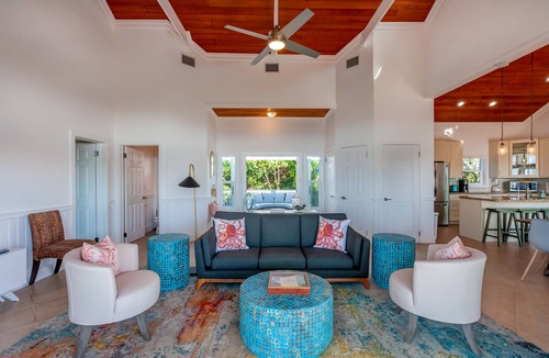 Hope Town House | Sunsation - Luxurious Home Near the Beach, with Spectacular Ocean Views