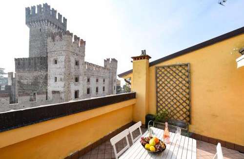 Sirmione Old Town Apartment | Sunset Apartment Home & Terrace