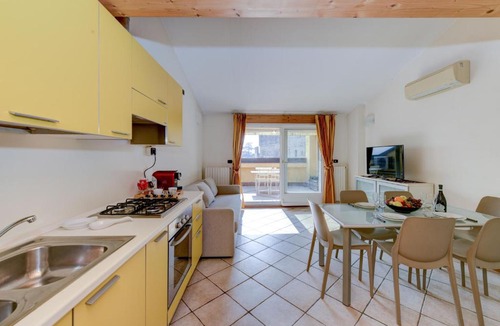 Sirmione Old Town Apartment | Sunset Apartment Home & Terrace