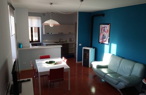 Bedizzole Apartment | "Sunset in the Castle", three-room apartment near Lake Garda