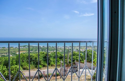 Greenwood House | Sunshine Lodge- Your Home Away From Home
