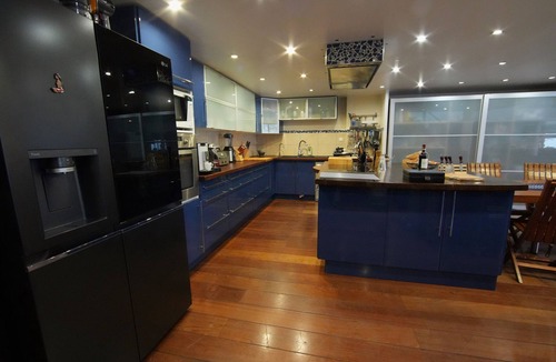 Chenevier-Demenitroux Apartment | Superbe Loft 290m2, 3 Chambres, 8 Couchages, Creteil Village, rue Piétonne