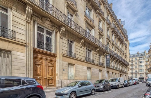 Champs-Elysees Apartment | Sweett | Cerisoles E