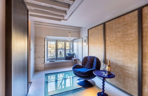 Les Iles Apartment | Sweett | Quai Bourbon II