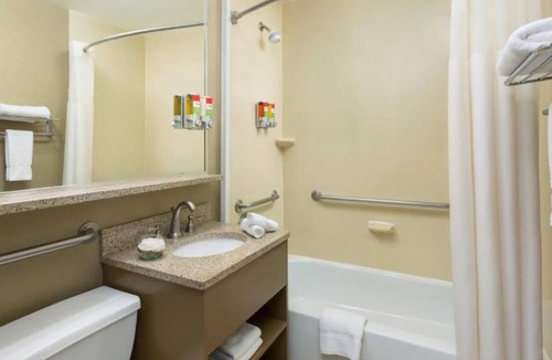 Koreatown House | Take the Family on a Trip To NYC! 4 Units Close to Empire State Building!