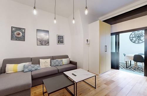 Quartier de Rochechouart Apartment | TBS 6 - Beautiful apartment near Opéra Garnier
