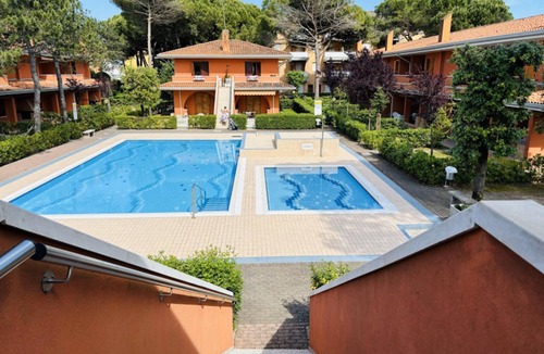 Bibione Apartment | Terrace, pool, sun and relax-Beahost