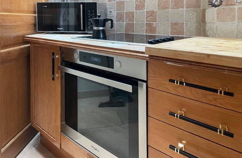 Odeon Apartment | Terrasse du Prince, top location 2 BR/BTH, A/C lift parking terrace, close M&RER