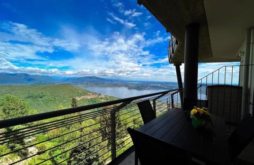 Massino Visconti Apartment | TerrazzaDolcevista - Appartamento panoramico sui Tre Laghi