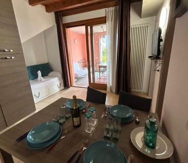 Manerba del Garda House | The Artist - Apartments with Private Garden in Residence with Pool