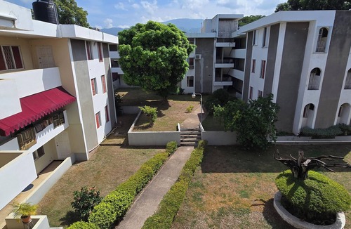 Camperdown Apartment | The Central Comfort in Kingston