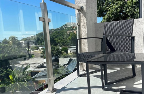 Havendale Apartment | The Cozy Curve: Full 2 Br 2 Bth Apartment in Central location in Kingston