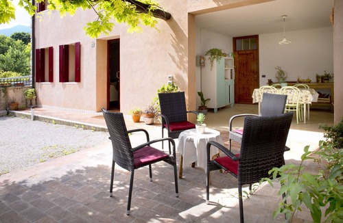 Crespano del Grappa House | THE GREEN PORCH