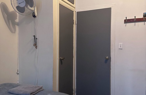 East Harlem House | The Macaw Guesthouse