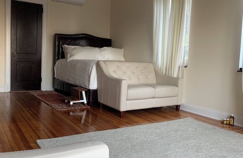 Tompkinsville House | The Mediterranean House on NYC