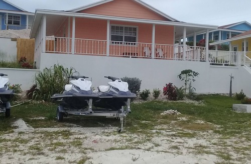 Rolleville Villa | The Swimming Pigs Resort-Peach