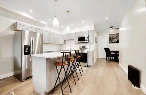 Bushwick Apartment | The Unique Home ,Classic & Comfortable Stay, The Ideal Vacation Home