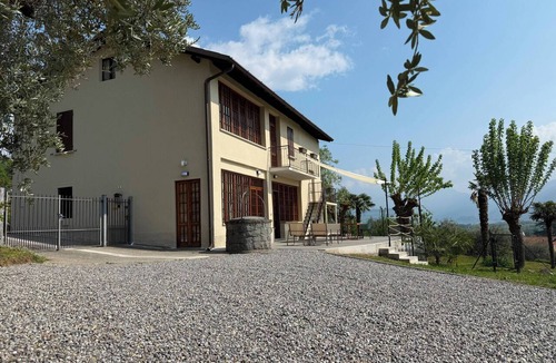 Colombaro House | ThreeZeroThree House With Private Garden