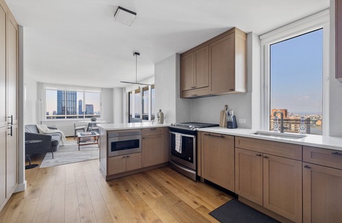 Theater District Apartment | Time Square Luxury Huge Two-Bedroom Apartment King Beds