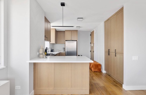 Theater District Apartment | Time Square Luxury Huge Two-Bedroom Apartment King Beds