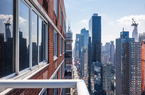 Theater District Apartment | Time Square Luxury Huge Two-Bedroom Apartment King Beds