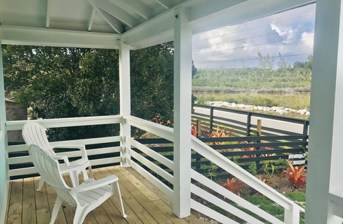 North Palmetto Point Cottage | Ting'um is the Spot to Stay on BANKS ROAD