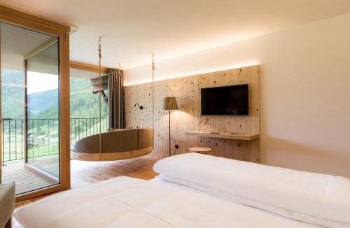 Madonna di Senales Hotel | Tonzhaus Hotel