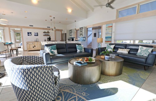 Hope Town Villa | Topside - Kick back and relax in your tropical hideaway by the sea!