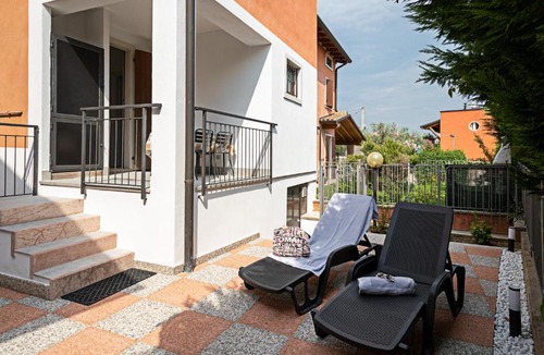 Calmasino House | TOWNHOUSE 71 - Regarda Travel