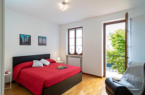 Calmasino House | TOWNHOUSE 71 - Regarda Travel