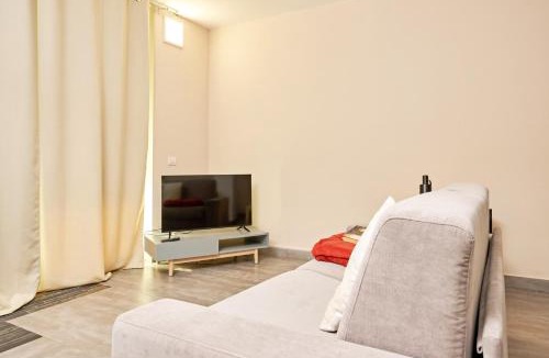 Angera Apartment | Tra la Rocca e il Lago