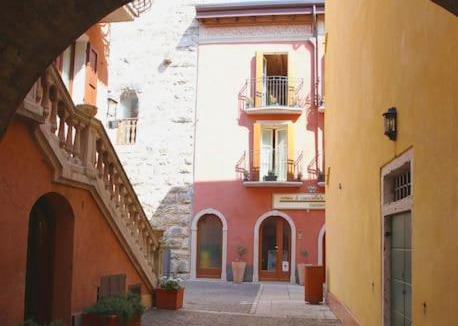 Torri del Benaco Apartment | Tra mura medioevali... a pochi metri dal lago