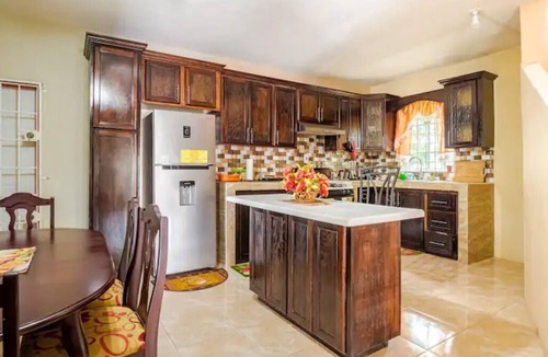Camperdown House | Tranquil 2 Bedroom Townhouse