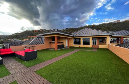 Molynes Gardens Apartment | Tranquil 2 beds 2.5 bath nestled in a Beautiful Neighborhood.