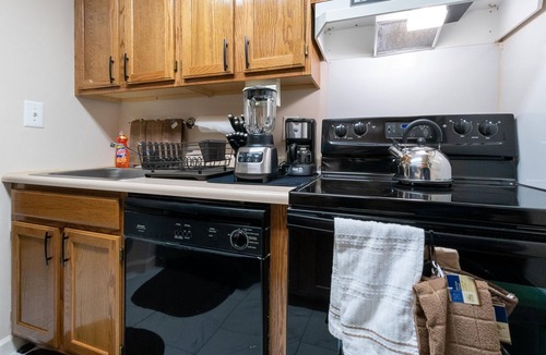 Bedford-Stuyvesant Apartment | Traveling Nurse & Healthcare Professional One Bedroom Fully Entire Apartment