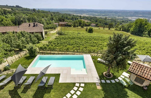 Mascarelli Apartment | Trilocale1 in Antica Villa di Campagna con Piscina Zona Barolo