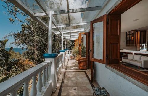 Sao Conrado Villa | Tropical Escape Next to Leblon (Villa Elis Regina)