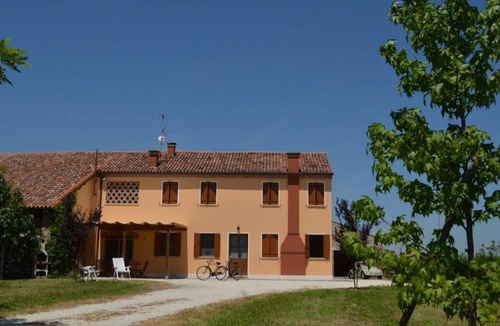 Begosso Villa | TYPICAL VENETIAN COUNTRY HOUSE: 45min from Lake Garda, Mantua, Verona and Venice