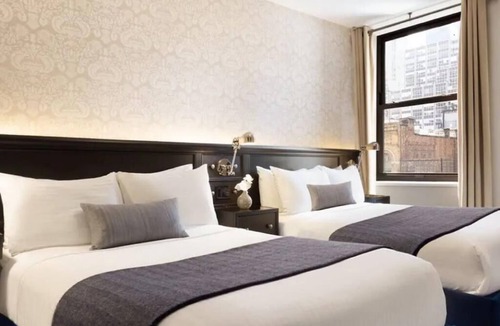 Tribeca House | Ultimate City Escape! 3 Modern Units, On-site Bar, Walk to Times Square!