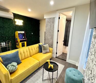East Harlem Apartment | Ultimate NYC Experience 3 bedroom with Game