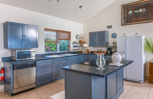 George Town Apartment | Upstairs apartment on the beach with views over the ocean