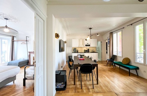 Porte-Saint-Martin Apartment | Urban Flat 99 - Spacious 6 BDR Apartment in Paris